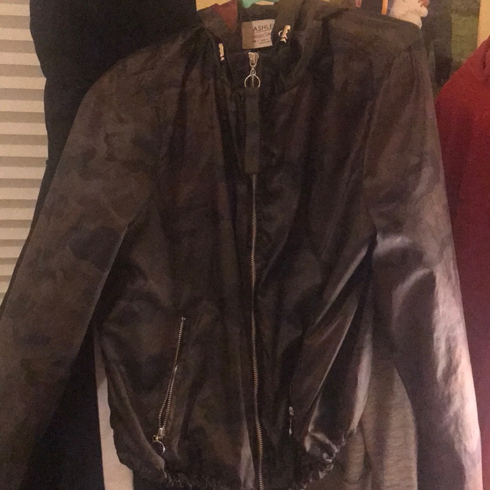 Jacket - Picture 2 of 4